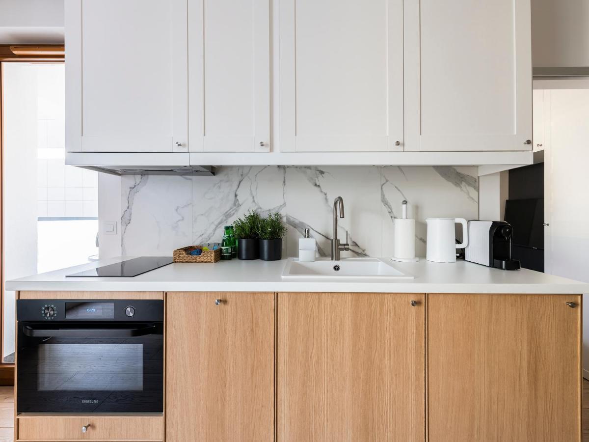 Yoursecondflat Grzybowska Metropoint Varšava Exteriér fotografie