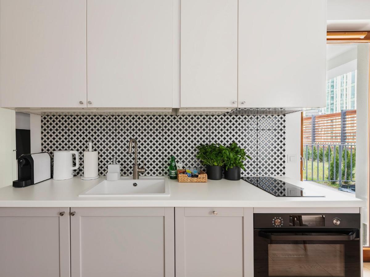 Yoursecondflat Grzybowska Metropoint Varšava Exteriér fotografie